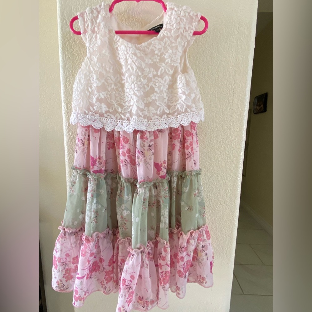 Zunie - Little Girls lace floral dress size 6 - Like New
